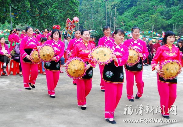 硋灶村人口_探访福清硋灶村人口文化大院农民生活非常时尚