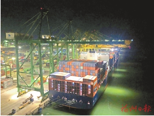 江阴港集装箱业务今年首次满产超产