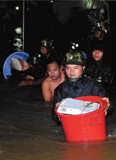 海南约300村庄被淹 全省排查出危房4514间