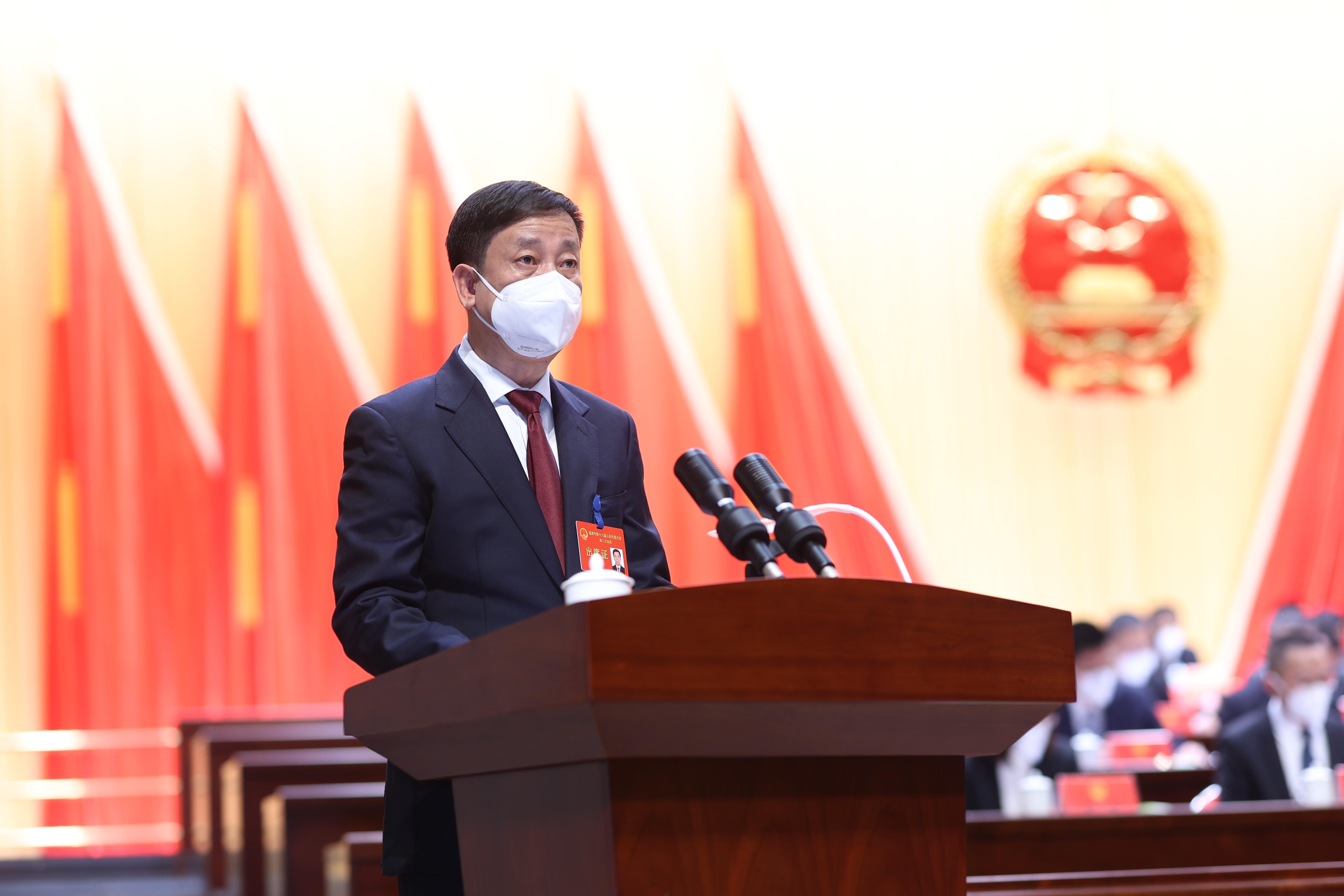 政 府 工 作 报 告