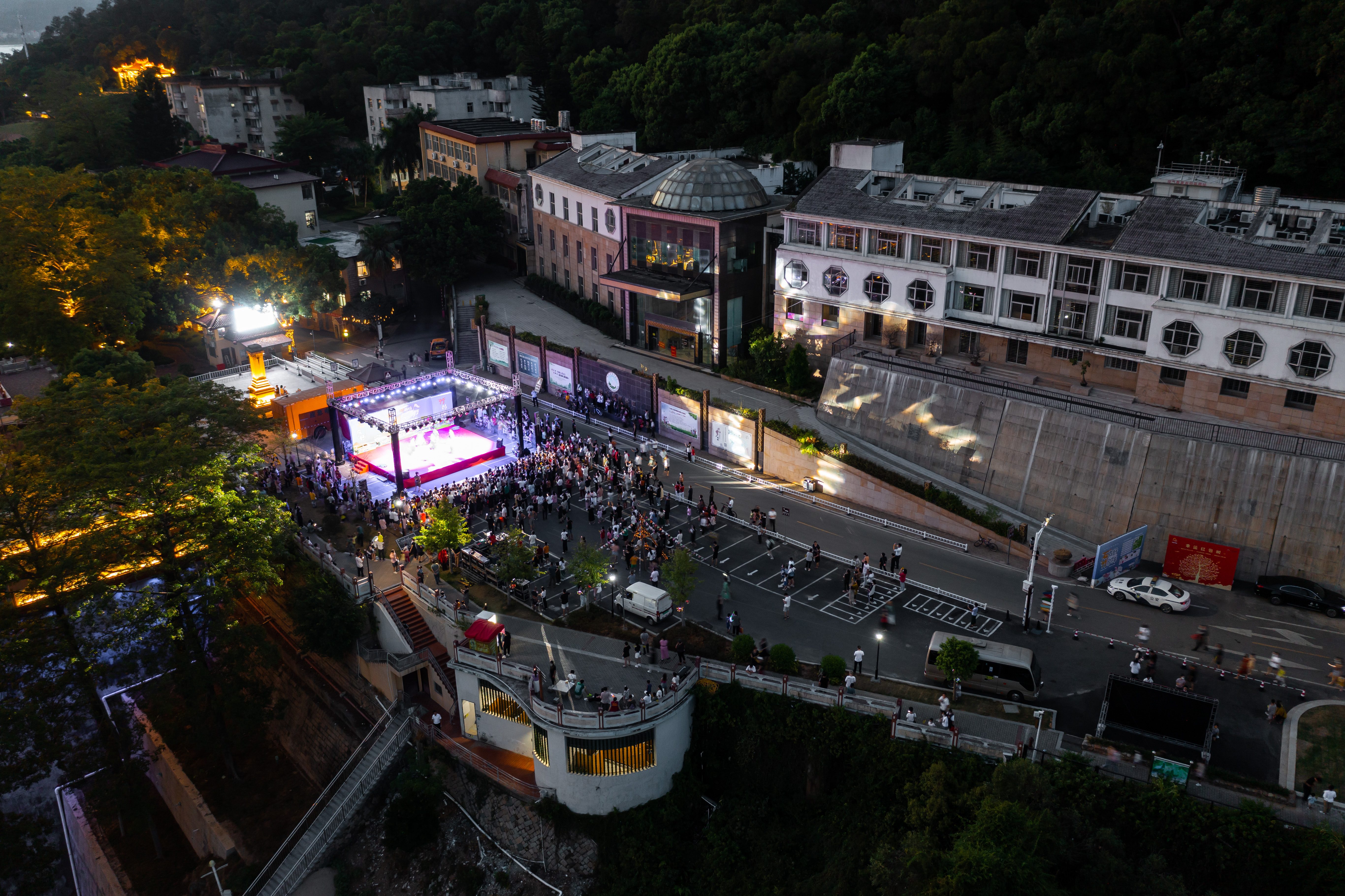 石竹山景区夜市火热开市