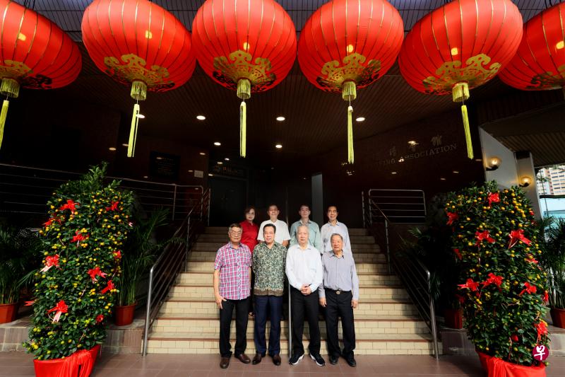 服务32年转当资政 福清会馆主席林方华交棒林瑞泰