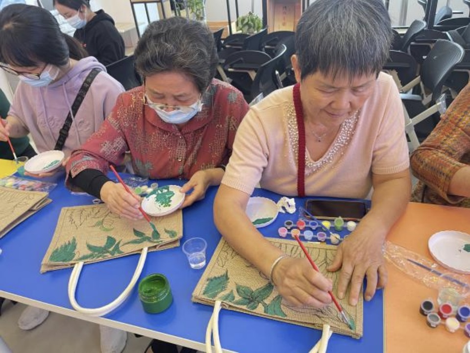 宏路街道景江社区开展主题党日活动