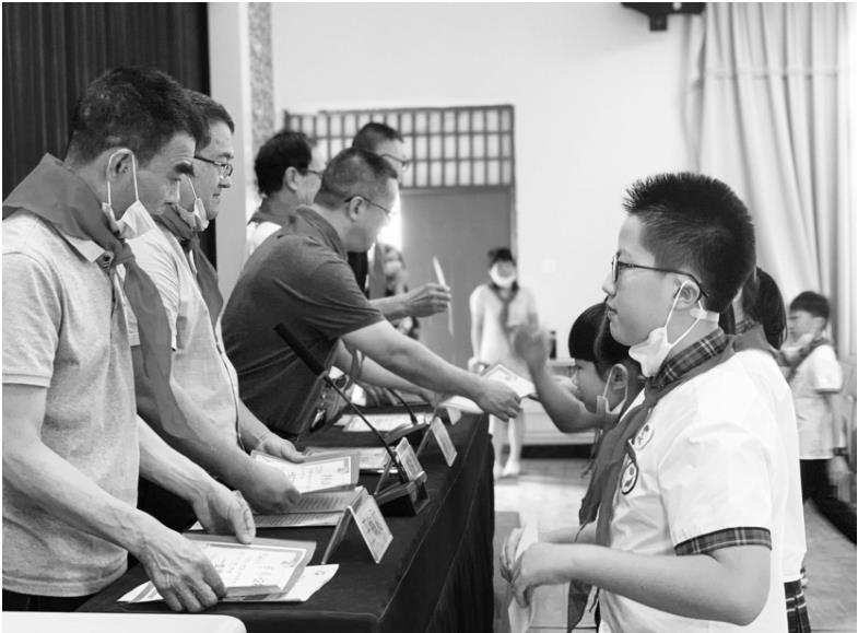 滨江小学举行颁奖活动