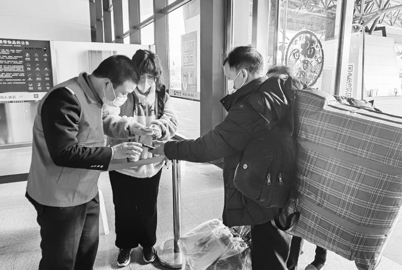 福清火车站实施扫码进出站管理
