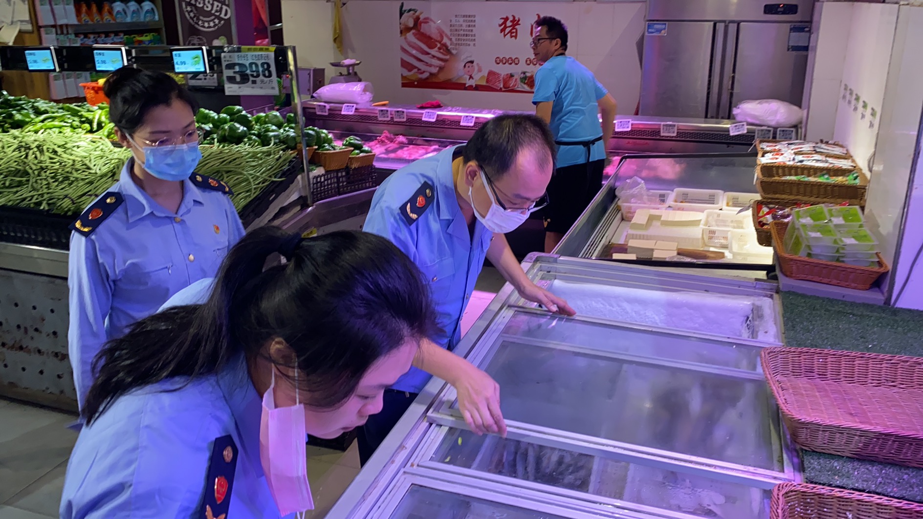 市场监管局开展冷链食品安全大排查