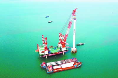 国内单机容量最大海上风电机组完成吊装