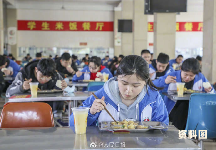 教育部倡议在校用餐尽量自备餐具