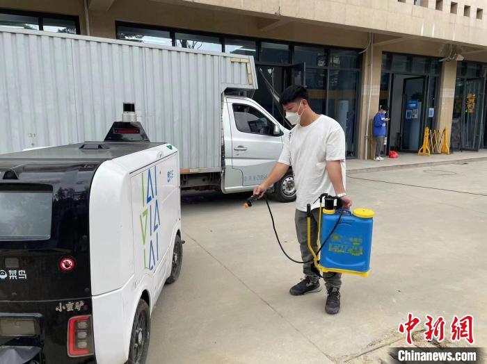 直击快件消杀现场：消毒水“淋浴” 至少经历6次消杀