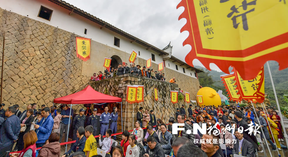第二届福州(福清)枇杷节举行 2万游客大啖枇杷宴
